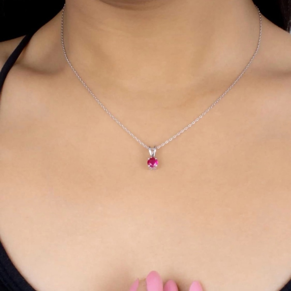 Elegant Silver Necklace with Pink Gemstone